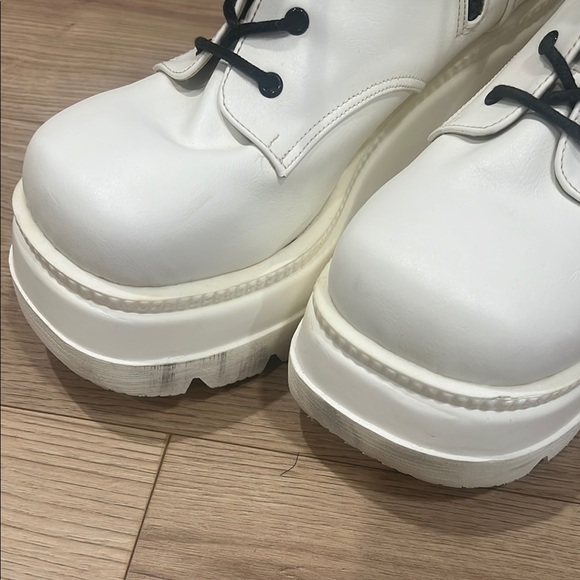 White Shaker 52 - Picture 9 of 10